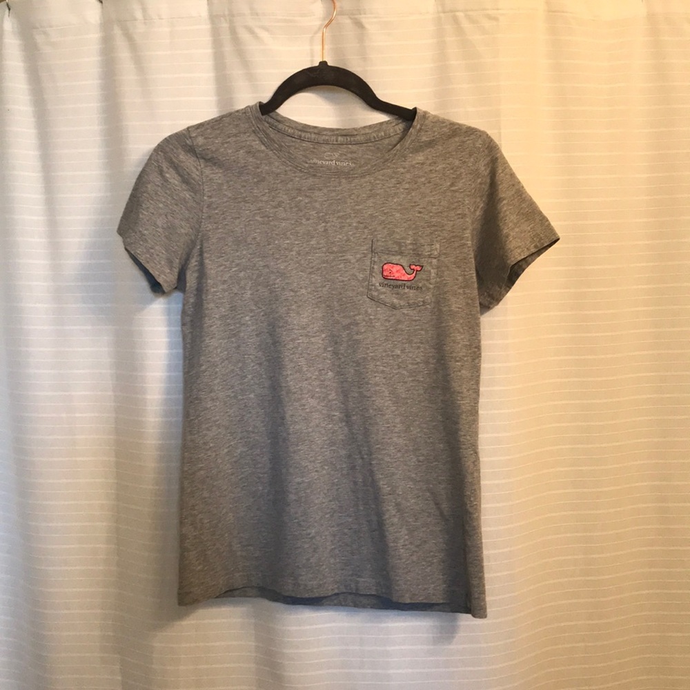 Vineyard Vines Gray and Pink XS T-shirt